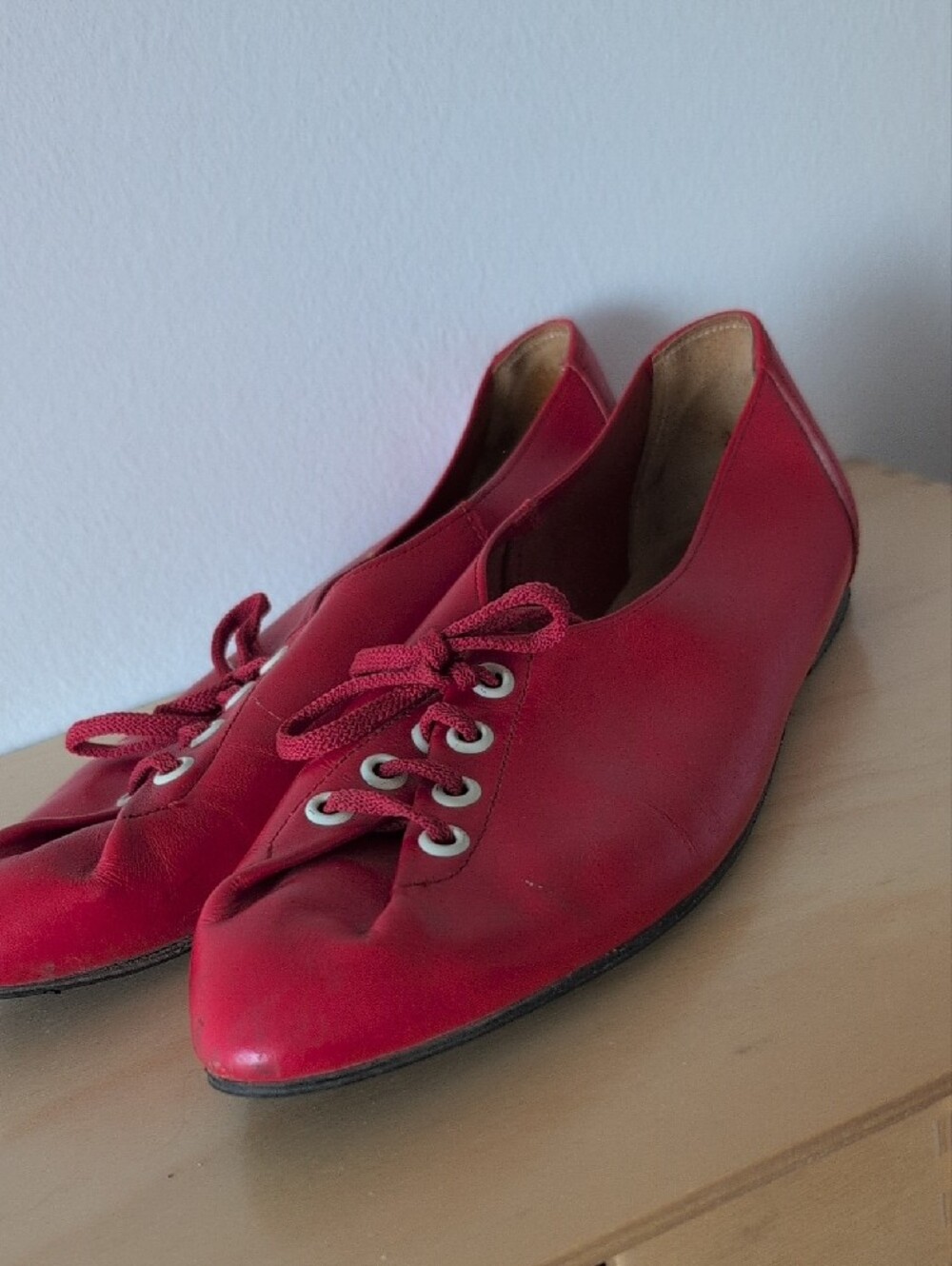 Women’s Red Leather Lace-Up Flats - Picture 13 of 13